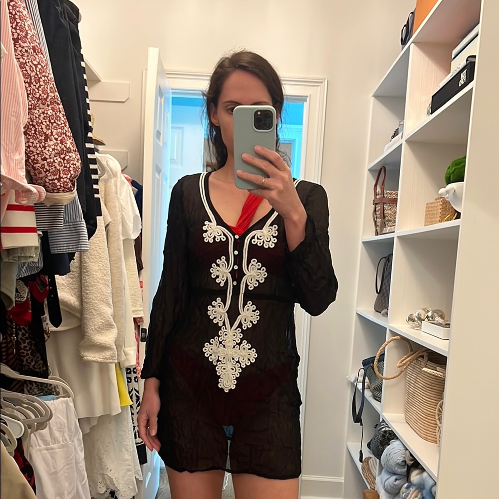 Elegant Black Tunic with White Embroidery - Picture 2 of 5